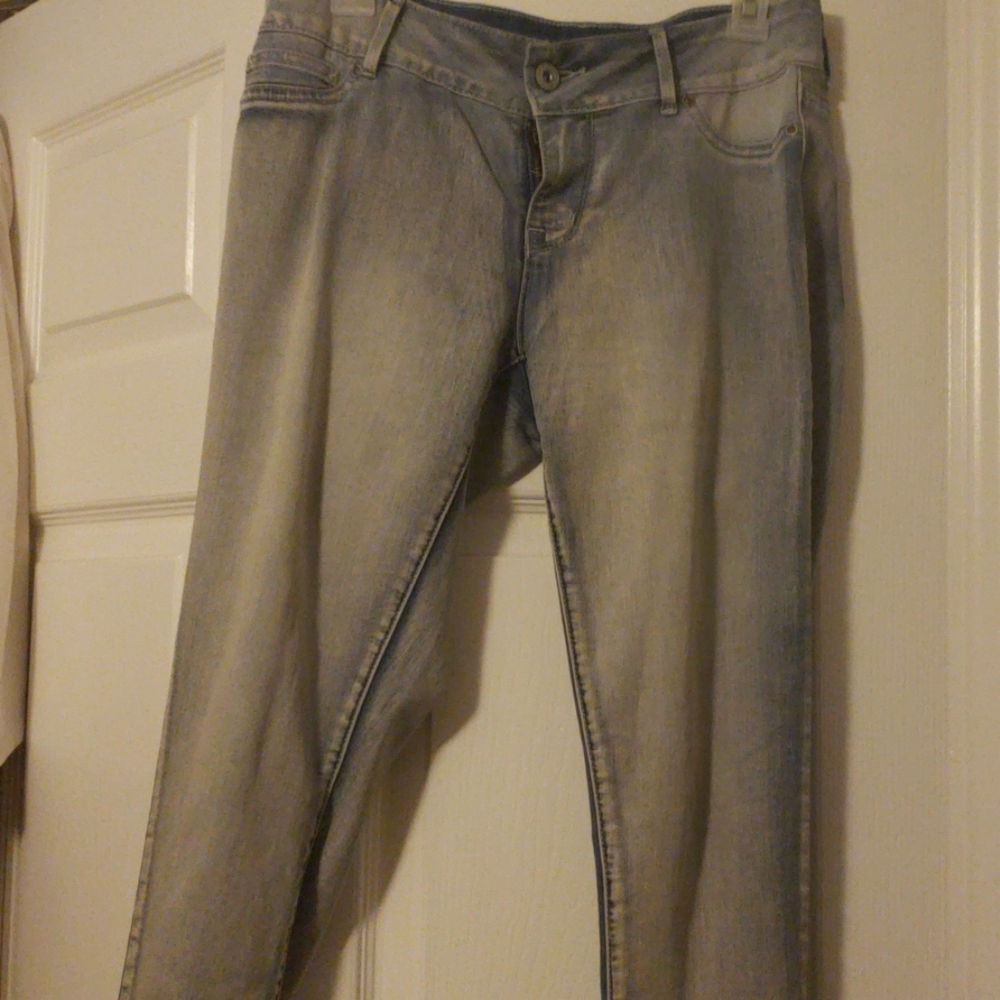 Maurices jeans